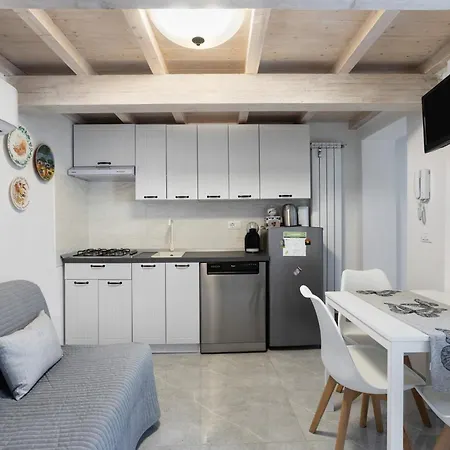 Casa Mary Vicino A Semesterbostad *